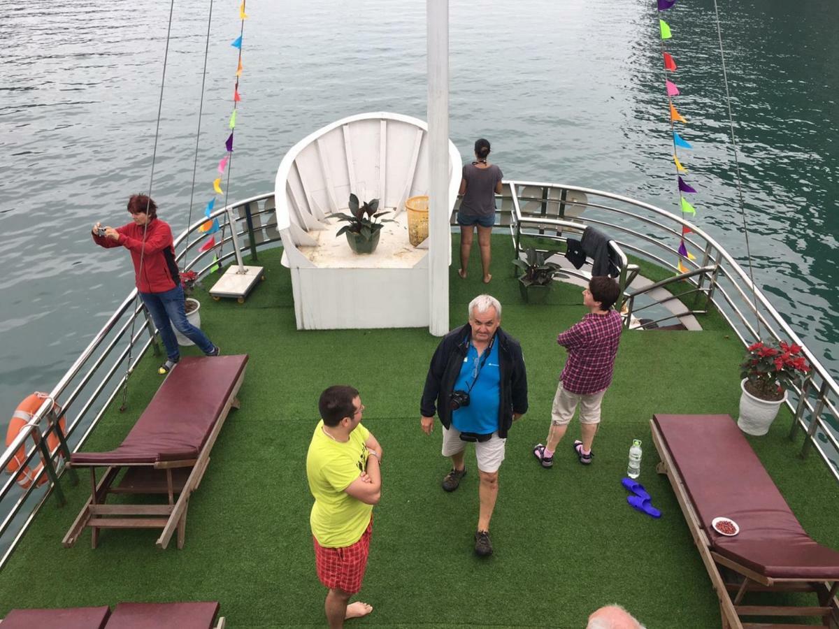 Cat Ba Bay Cruises Dong Khe Sau Exterior foto